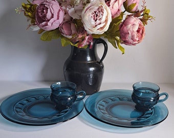 Vintage Indiana Glass Company Smokey Blue Luncheon Snack Plates and Cups, Set of 2, Kings Crown Pattern,
