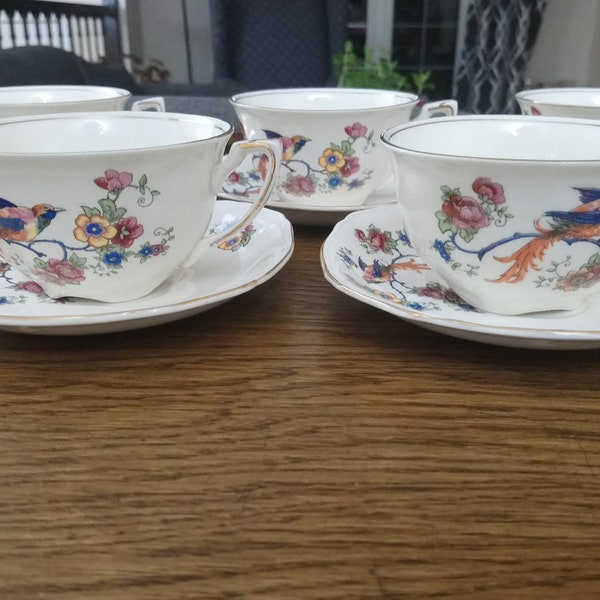 1930's Alfred Meakin Teacups and Saucers . Set of 6