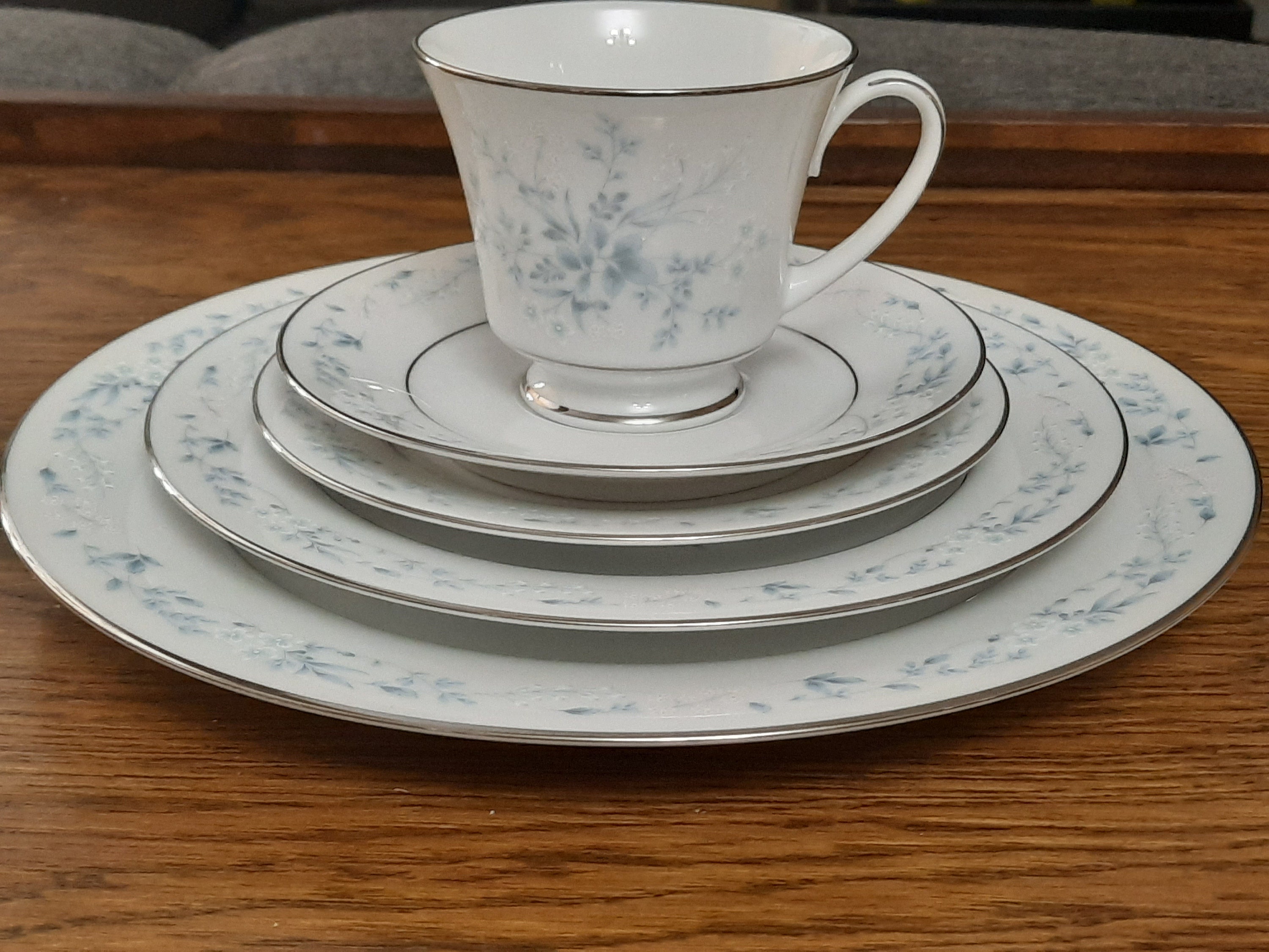 Vintage Contemporary Fine China by Noritake Carolyn Pattern Number 2693 Place Set. 5pcs Great Condition No Chips No Crazing No Cracks. Etsy UK