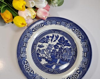 Wood & Sons Blue Willow Dinner Plate: Fine English Tableware