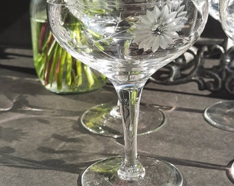 Vintage Etched Cornflower Stemware. 4pcs, Great Condition, No Chips, No Crack.