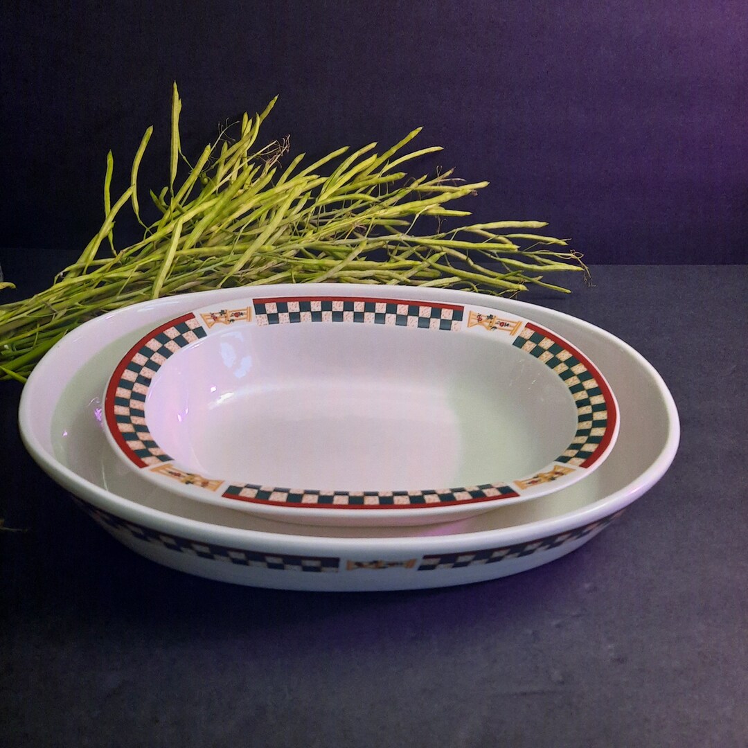 Vintage Lg. and Medium Betty Crocker Serving Bowls, Country Inn