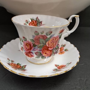 Vintage Royal Albert Bone China Teacup and Saucer, Centennial Rose Made in England