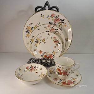 Vintage Royal Albert 6 pieces Dinner Place Set, Footed Cup, Saucer, Dessert Nappy, Salad Plate, Dinner Plate, China Garden, New Romance