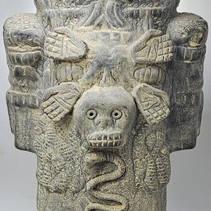 Giant Coatlicue~Mexica Spirituality~Mother Earth ~ Beautiful Detail ~ 14 inches tall
