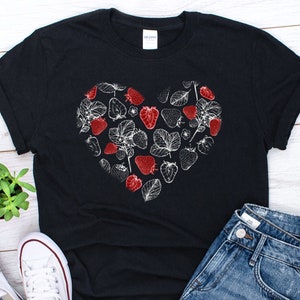 Strawberry shirt | Botanical shirt | strawberry print | T-shirt | Cottagecore shirt | Fruit shirt |