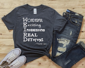 Camiseta extraña ? Extraño y maravilloso ? Manténgase raro ? Amigos raros Cosas raras ? Regalos raros Camiseta divertida ? Camisa sarcástica ?