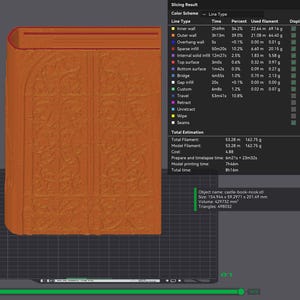K&ouml;nnte beinhalten: Ein orangefarbenes, 3D-gedrucktes, buchf&ouml;rmiges Objekt mit aufwendigen gepr&auml;gten Details. Das Objekt hat einen gebogenen R&uuml;cken und scheint ein dekoratives Element oder ein Modell zu sein. Das Bild enth&auml;lt Druckdaten.