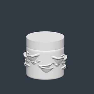 K&ouml;nnte beinhalten: Ein wei&szlig;er, zylindrischer Beh&auml;lter mit passendem Deckel. Der K&ouml;rper des Beh&auml;lters ist mit einem sich wiederholenden Muster aus stilisierten Pilzdesigns verziert. Das Design ist sauber und minimalistisch.