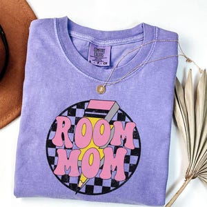 Comfort Colors Room Mom Shirt, Classroom Mom Shirt, Gift for Room Mom, Trendy Shirts for Room Mom, School Volunteer Shirt, Gift for Parent