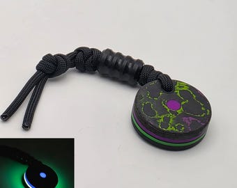 ¡Nuevo! Piedra antiestrés World Breaker Camo Carbon Double Glow Man Cave Plus Coin Pocket Fisget EDC