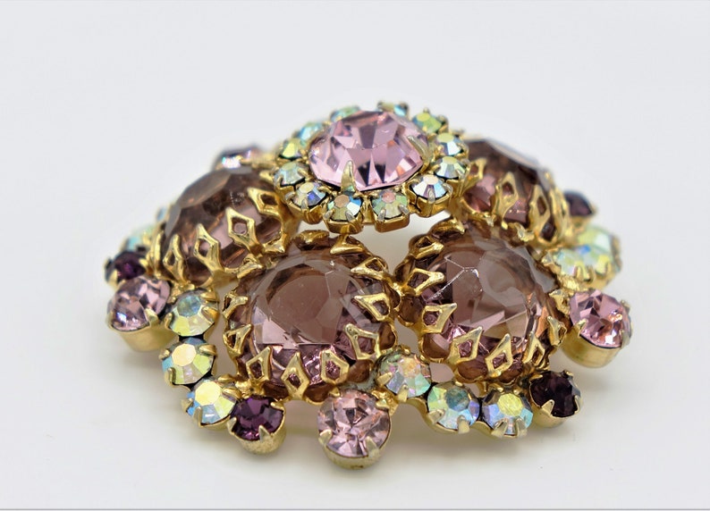 Juliana Rhinestone Brooch Pink Lavender Purple AB Aurora Borealis Domed Pin DeLizza Elster D /& E Jewelry