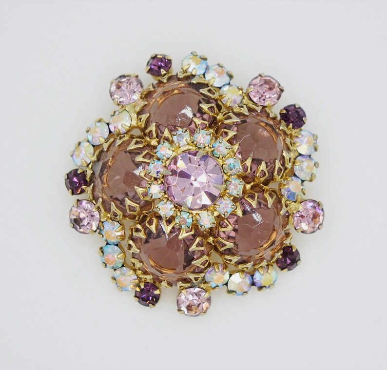Juliana Rhinestone Brooch Pink Lavender Purple AB Aurora Borealis Domed Pin DeLizza Elster D /& E Jewelry