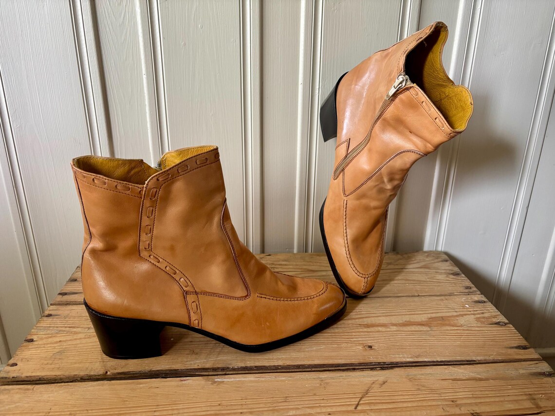 New Mens Ankle Heel Boots Beige Leather Western Boots Leather Boots Cowboys Booties Gentleman Leather Sand Braided Boots Made in Italy EU 44, foto 4 di 5