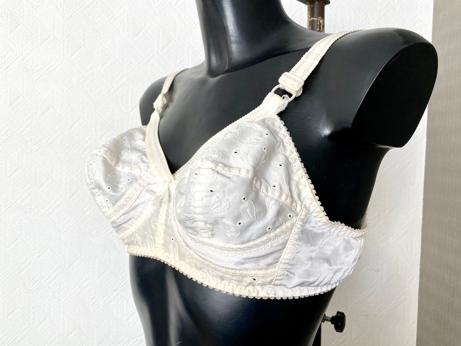 Vintage 50er Jahre weiß Kugel Spitz BH tot Stock Vintage Dessous