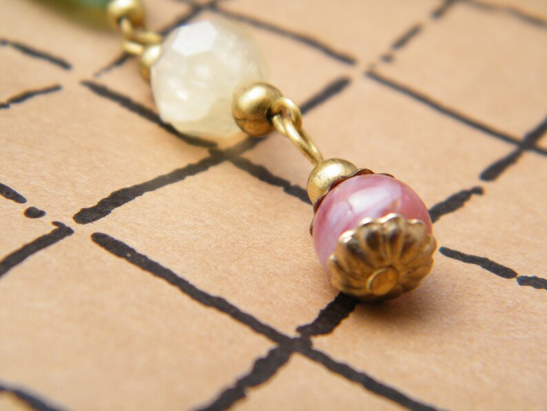 Vintage stone imitation dangling loops