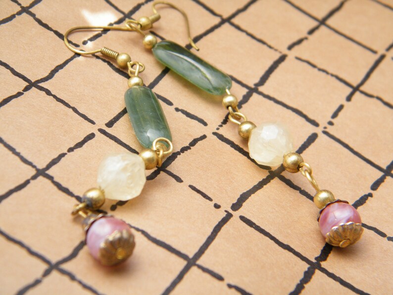 Vintage stone imitation dangling loops
