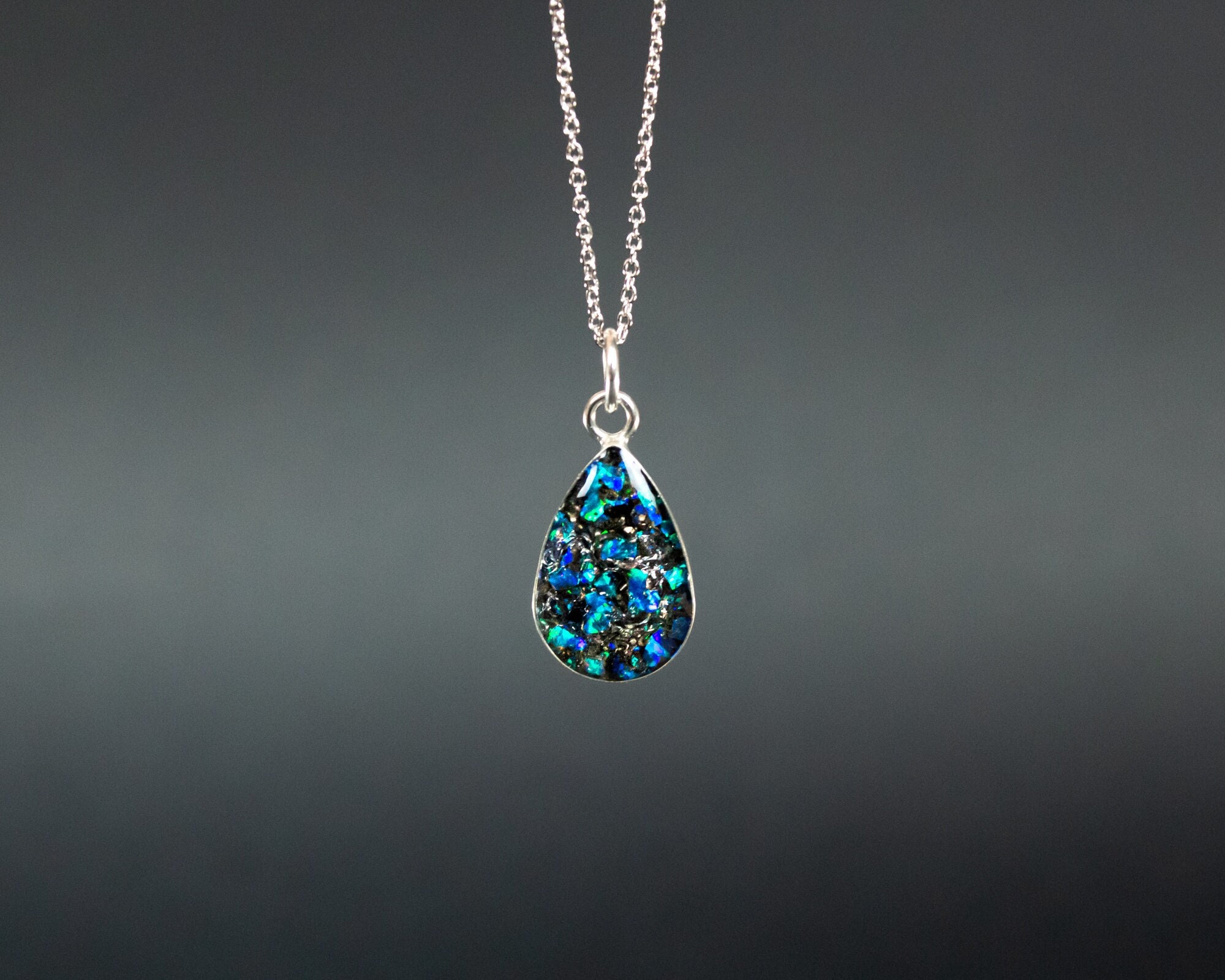 Collier Vintage En Pierres De Météorite Avec Pendentif Spirale Infinie - Occasion - Bon état Général