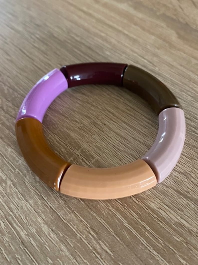 Bracelet Large Acrylique Imprimé Girafe - Violet Crème Tacheté, Largeur 5cm, Vintage