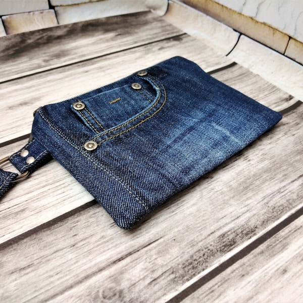 Recycled Jeans Wristlet Purse, Small Denim Zipper Bag for Cell Phone, Upcycled Denim Clutch, Eco Friendly Wallet, Denim Boho Hipster bag