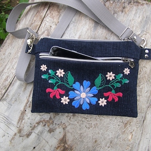 Riñonera de mezclilla Boho, Bolso cinturón con bordados, Bolso con cremallera de cuerpo cruzado de jeans para teléfono celular, Bolso de cintura hippie para mujeres.