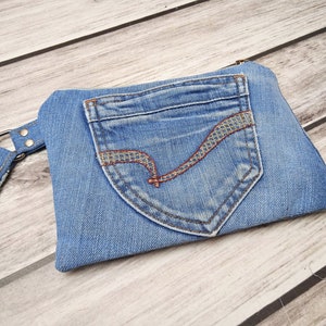 Kleine Vegan Reißverschlusstasche für Handy, Recycle Jeans Handgelenk Geldbörse, Upcycled Denim Clutch, Denim Boho Hipster Tasche