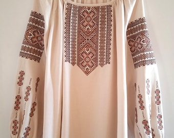 Linen blouse with Ukrainian embroidery. Vyshyvanka modern blouse.