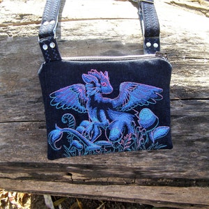 Mini Bolso Jeans para niña con Dragón bordado, Cartera denim para celular, Monedero pequeño de viaje tipo bandolera.