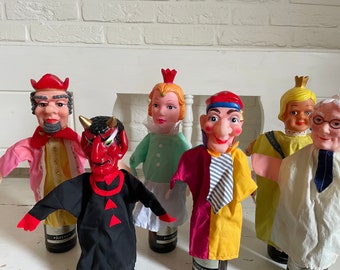 Conjunto de 6 marionetas de mano antiguas.