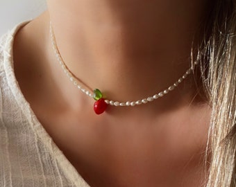 Strawberry Necklace, Trendy Pearl Choker Necklace, Adjustable Pearl Necklace with Fruit Charm, Pearl Jewelry Bead, Woman Gift Idea