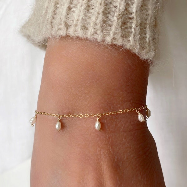 Perlenarmband für Braut, Gold Filled Perlenarmband, Kettenarmband mit Perle, Winziges Perlenarmband, Süßwasserperlenschmuck, zierliche Geschenke