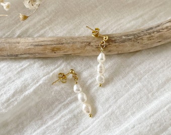 Freshwater Pearl Dangle Earrings Dainty, Gold Drop Pearl Earrings Small, Delicate Bridal Earrings, Wedding Pearl Jewelry, Gift for Bride