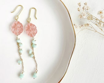 Boucles d'oreilles Dainty Flower Dangle Long, Boucles d'oreilles marguerite en verre, boucles d'oreilles florales roses, boucles d'oreilles perle vintage or, cadeau de bijoux colorés pour elle