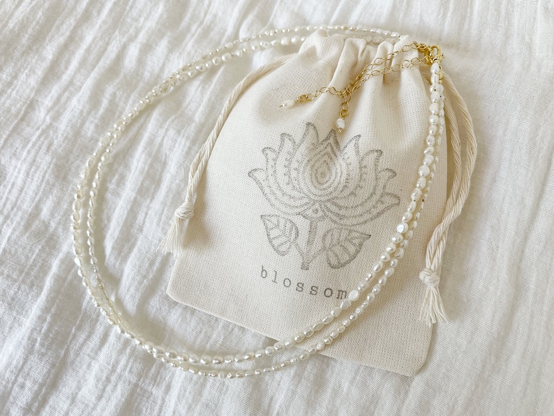 Collana di perle d'acqua dolce delicata, piccolo girocollo di perle di perle, collana di perle genuine, collana di perle di riso, collana classica, regalo per lei immagine 6