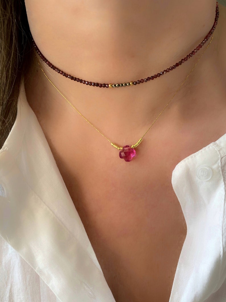 Everyday Jewelry Tiny Gemstone Dainty Necklace Clover Gold Necklace Crystal Flower Necklace Pink Quartz Necklace Choker Gift for Her