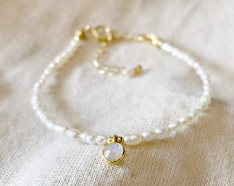 Moonstone and Pearl Bracelet, Seed Pearl Bracelet, Dainty Freshwater Pearl Bracelet, Delicate Jewelry, June Birthstone Jewelry, Gift for Her