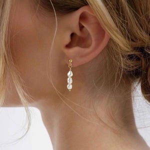 Zoetwaterparel hangoorbellen sierlijk, gouden druppelpareloorbellen klein, delicate bruidsoorbellen, bruiloft parelsieraden, cadeau voor bruid