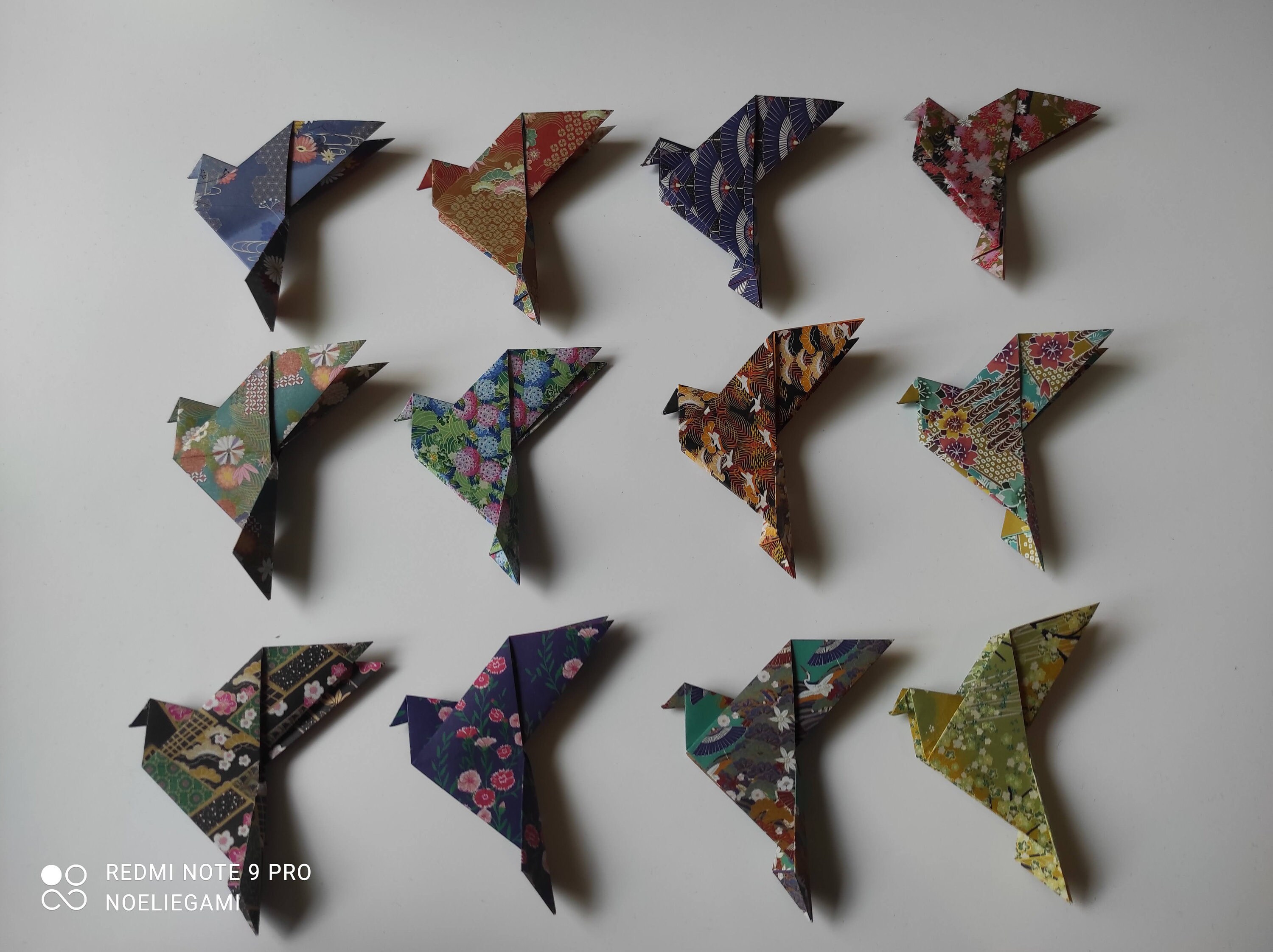 12 Colombes Origami Motifs Kimono Japonais