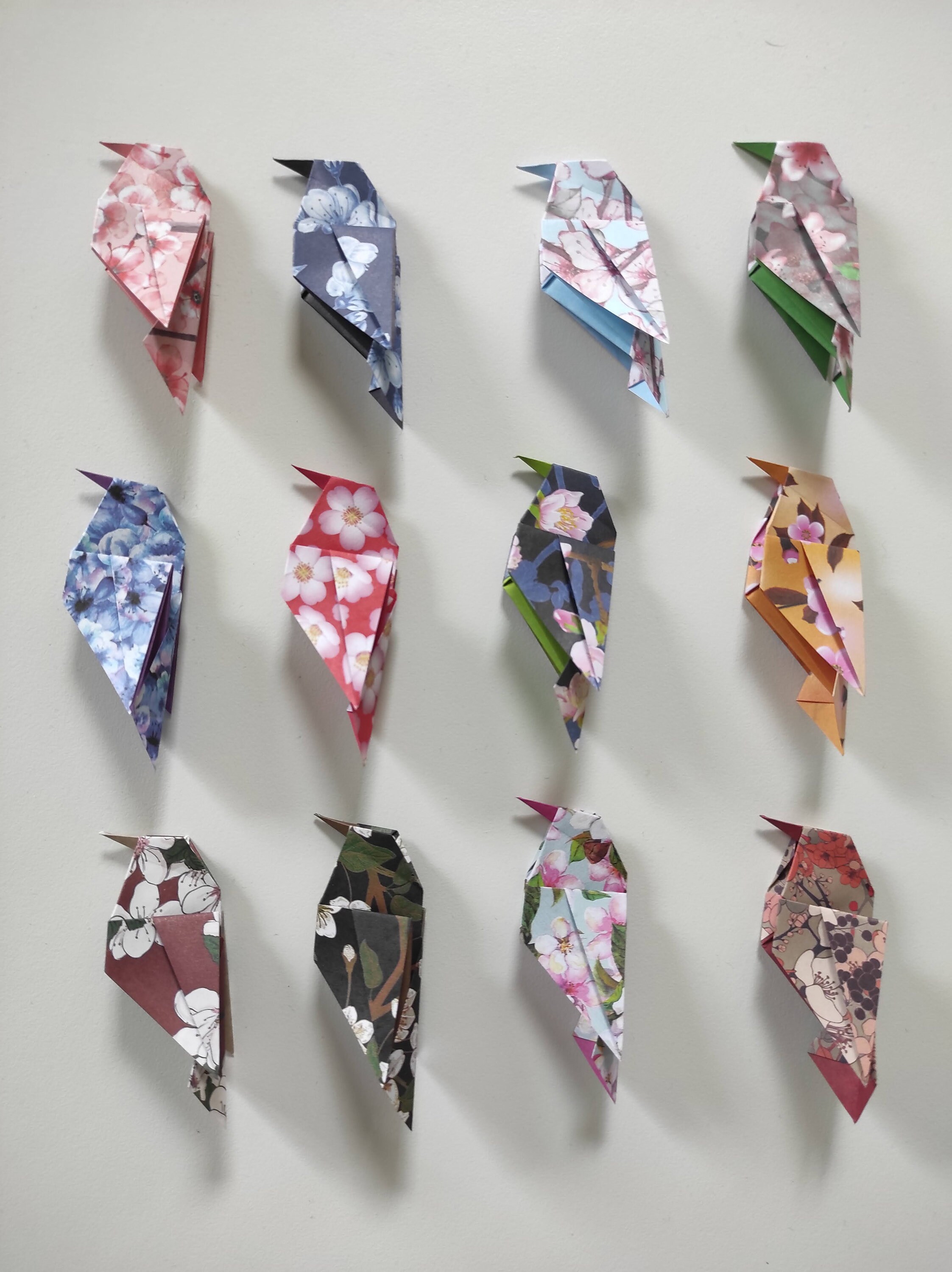 12 Moineaux Origami à Motifs Fleurs de Cerisiers Colorés