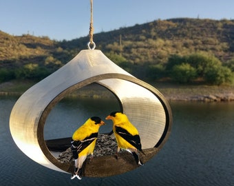 Light-Beam Hanging Bird Feeder