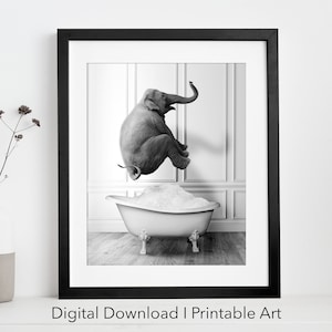 Glücklicher Elefant in Wanne druckbare Wandkunst Elefant-Foto Elefant Kunst Badezimmer Kunstdruck Digitaler Download schwarz und weiß Bild 1