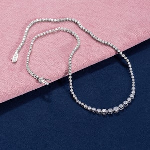 6 Carat Diamonds Graduated Necklace