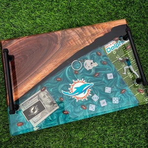 Op NFL-voetbal geïnspireerde dienblad ~ Serveerplank van epoxyhars voetbalteam ~ Charcuterieplank ~ Kaasplank ~ Dienblad Miami Dolphins