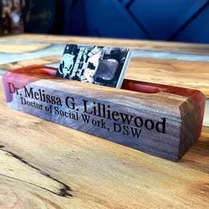 Gepersonaliseerde Wood River-visitekaartje ~ Kaarthouder ~ Executive-naambordje ~ Epoxy naambordje en kaarthouder
