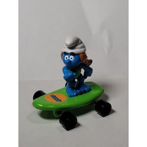 Vintage Applause Hardees Peyo Smurfette Green Skateboard Figures PVC