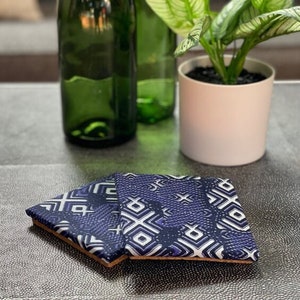 Sottobicchieri con stampa africana fatti a mano / Set di 2 sottobicchieri in ceramica coordinati / Perfetto regalo natalizio per l'inaugurazione della casa / Decorazione per la casa / Fatto a mano