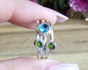 Zilveren ring met peridot en blauwe topaas, sieraad met meerdere stenen, cadeau / zilver