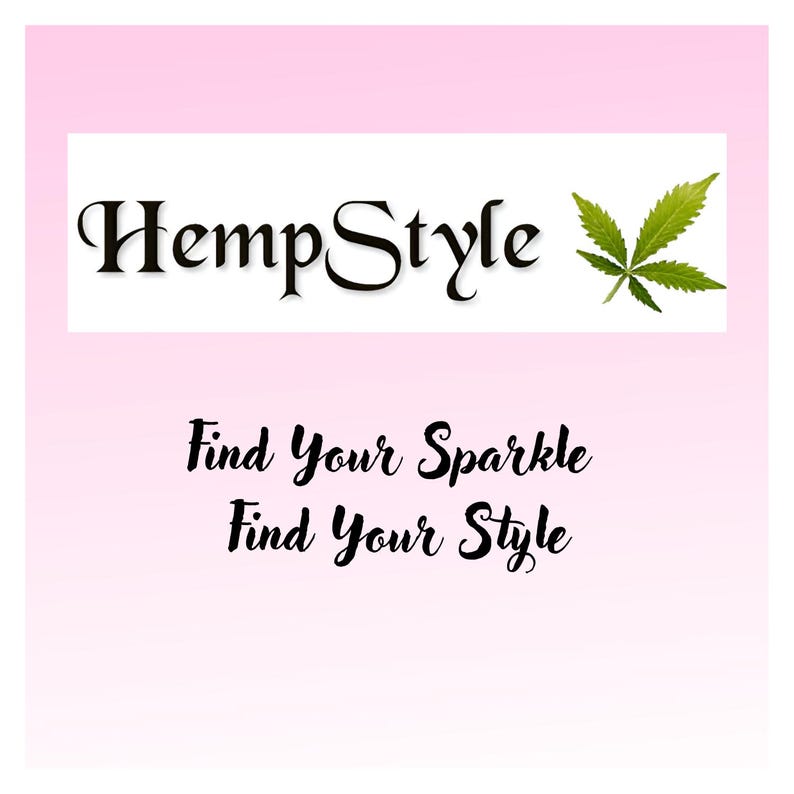 Może przedstawiać: R&oacute;żowe tło z napisem "HempStyle" czcionką w kolorze czarnym, zielonym liściem konopi i frazami "Find Your Sparkle" i "Find Your Style" czarną czcionką.