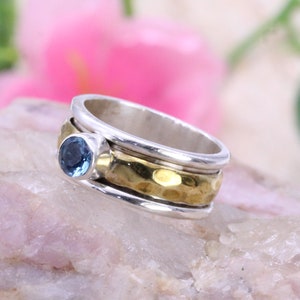 Anel de topázio azul raro, anel de pedra preciosa, anel de faixa azul, joias de prata esterlina 925, presente de casamento, anel para mãe