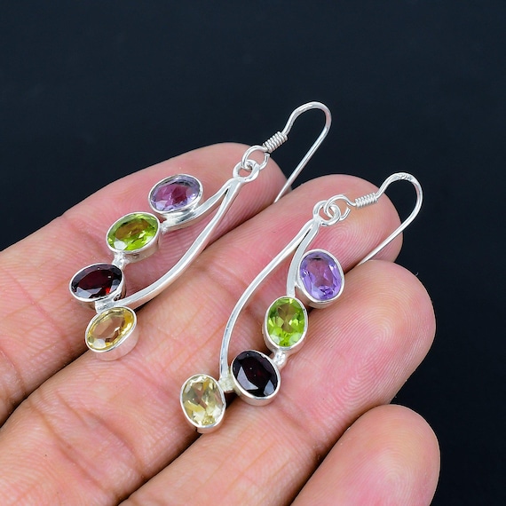 シルバーマルチジェムストーンダングルイヤリング、エレガントな